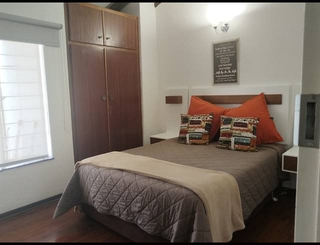 4 BEDROOM HOUSE FOR SALE IN VAN RIEBEECK PARK